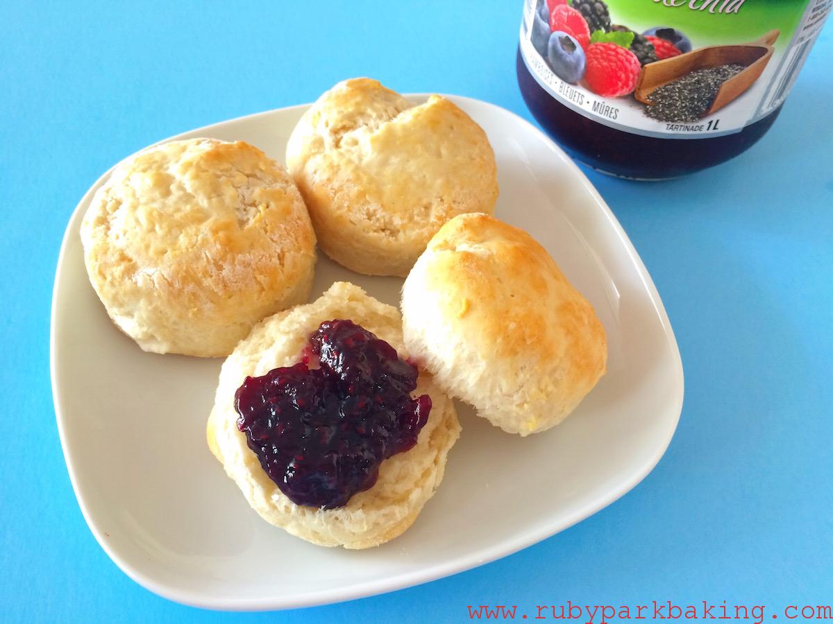 5 ingredients coconut oil scones on rubyparkbaking.com