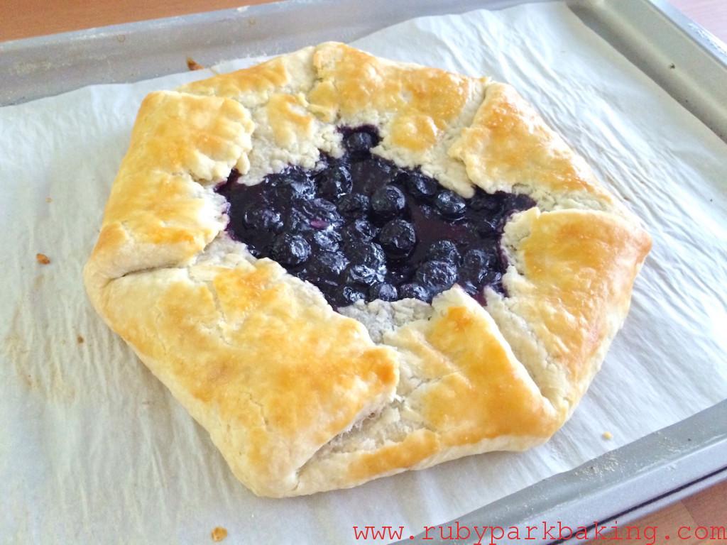 型なしで作れるブルーベリーパイのレシピ♪パイ生地も簡単に手作りできます！ Ruby Park