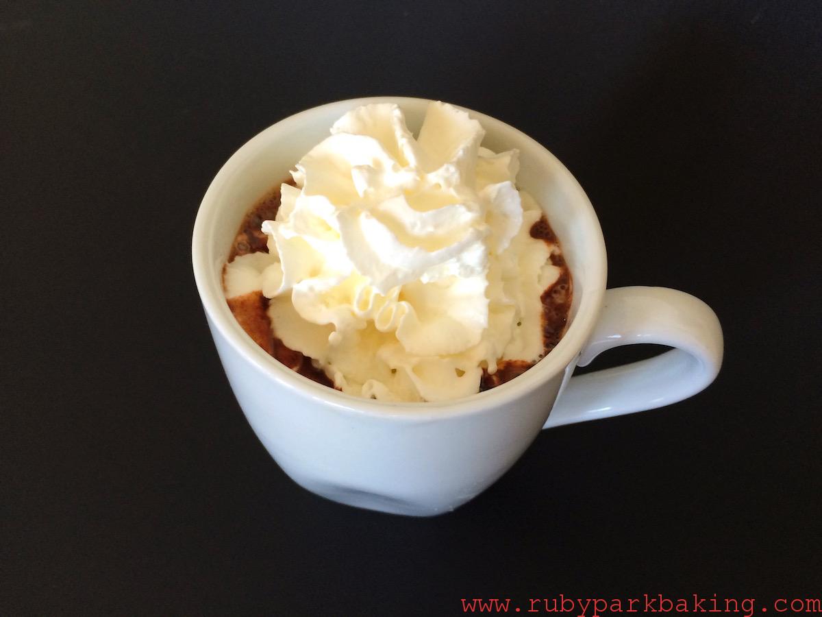 Homemade hot chocolate on rubyparkbaking.com