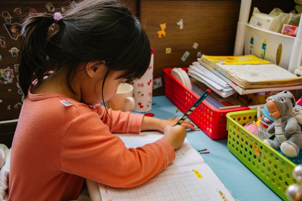 カナダ 幼稚園 オンライン 授業 クラス